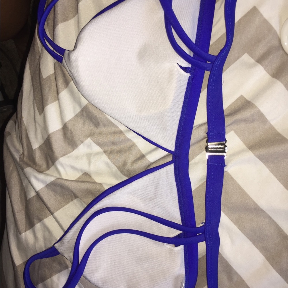 Bathing suit - Picture 2 of 2